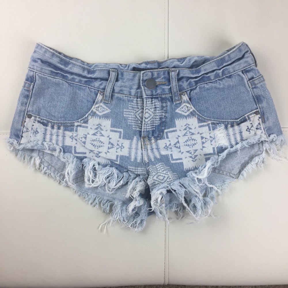 ***FLASH SALE!!!** BILLABONG AZTEC DENIM SHORT